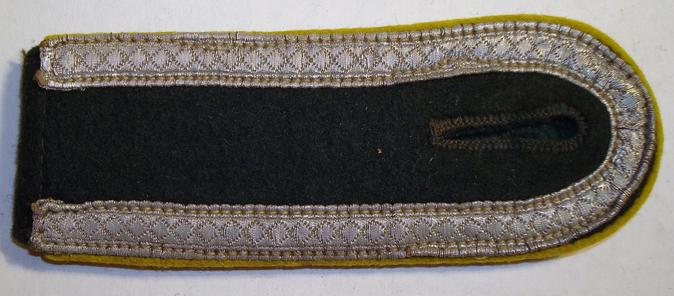 SIGNAL NCO SHOULDER BOARDS