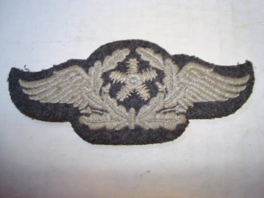 WWII GERMAN FLIGHT TECHNICAL PERSONNEL'S TRADE BADGE