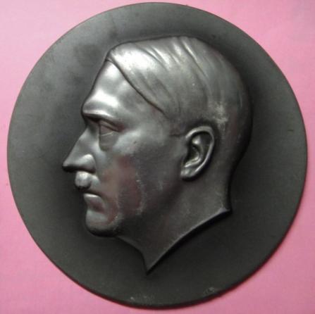 WWII GERMAN HITLER HEAD PLAQUE