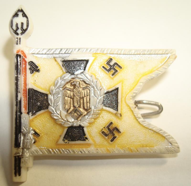 WWII GERMAN SMALL SIGNALS FLAG TINNIE