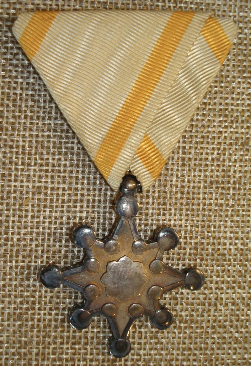 WWII JAPANESE  ORDER OF THE SACRED TREASURE, 8TH CLASS