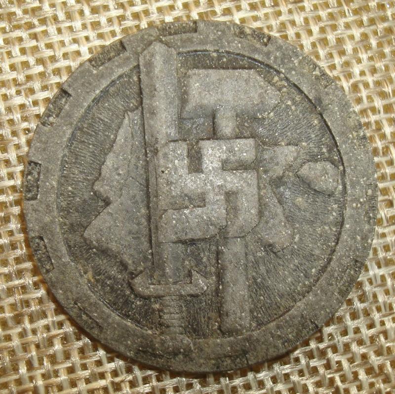 WWII German 1938 Tag des Deutschen Handwerks Tinnie