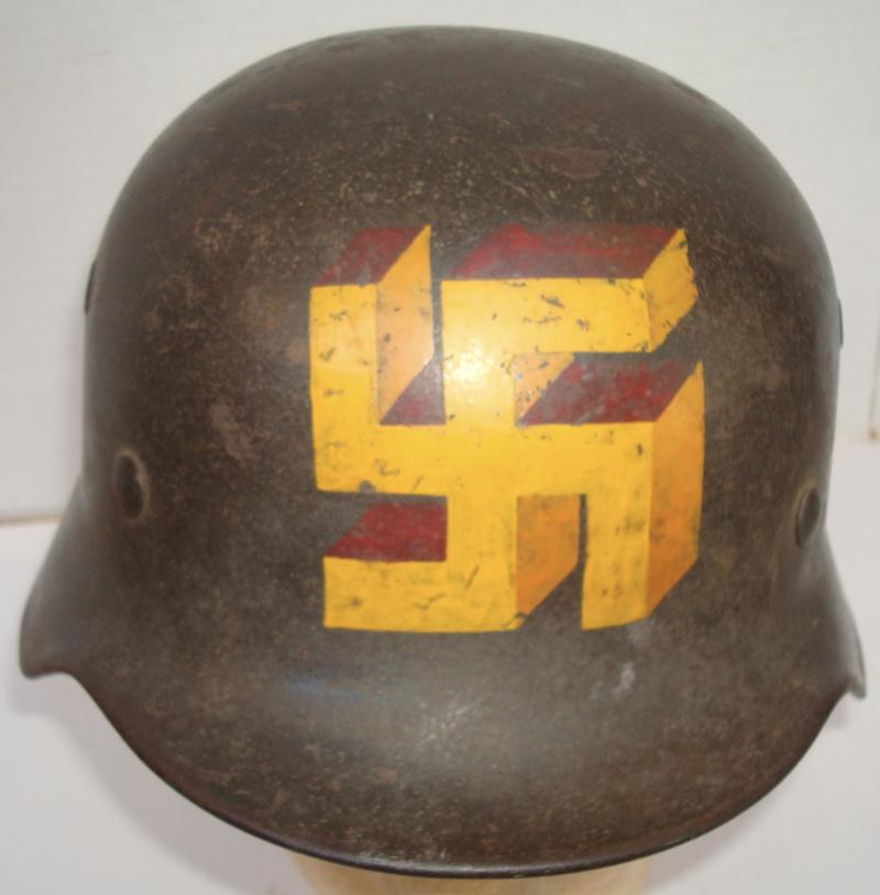 WWII GERMAN ARMY M40 COMBAT HELMET With GI ART